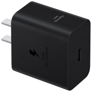 Charge fast, conserve energy, and go green with the Samsung USB-C power adapter. This adapter features Super Fast Charging 2.0, which charges compatible devices at speeds up to 45W. It boasts an impressively low standby power consumption of under 5mW. Made with UL-certified recycled materials, this power adapter helps reduce carbon emissions and conserve resources.